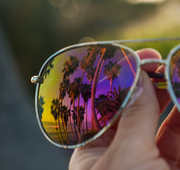 Aviator solbriller har været et populært modetilbehør i årtier